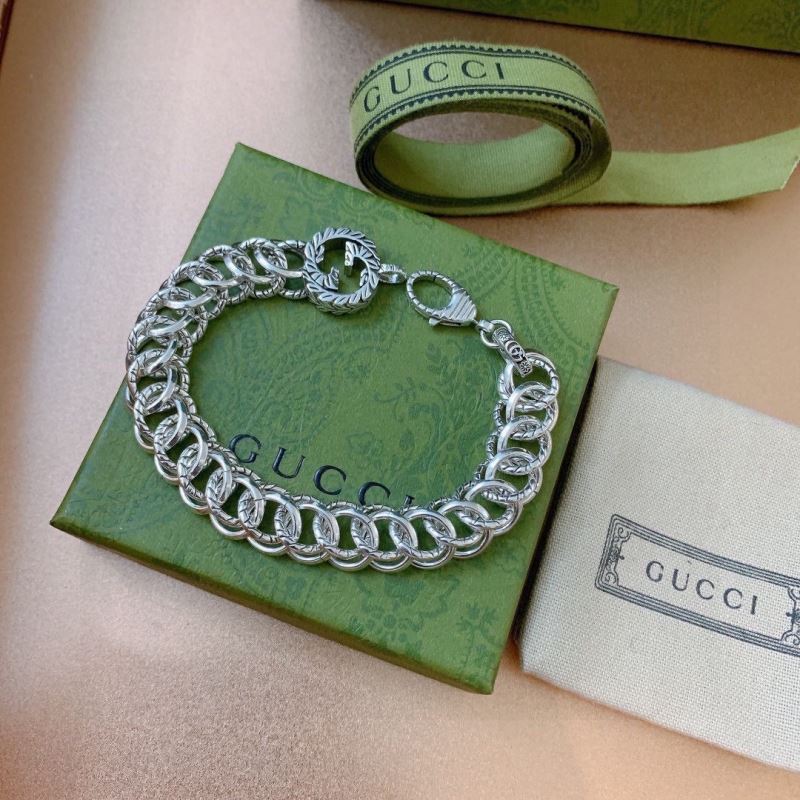 G*u*i bracelets